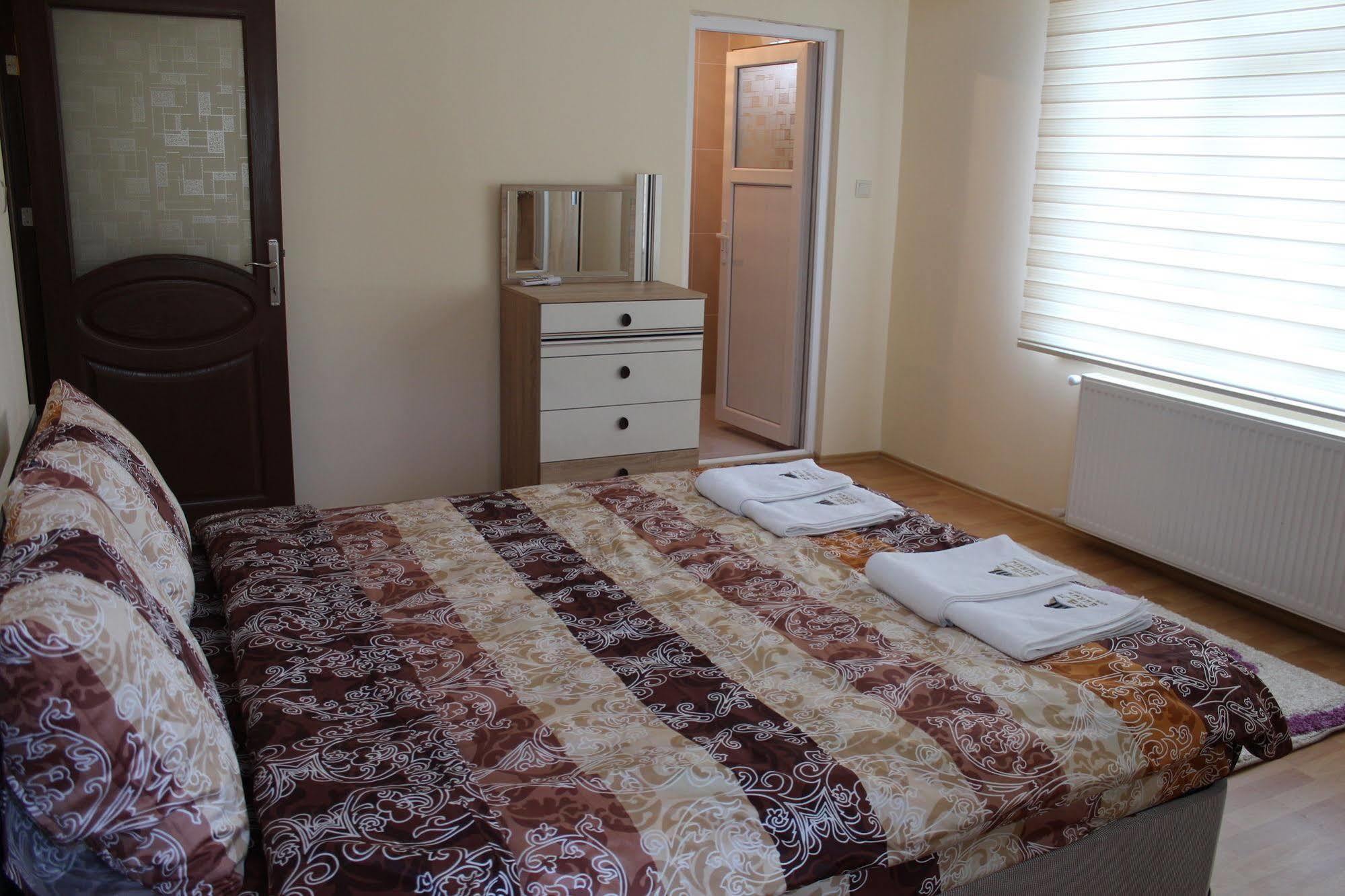 Buruj Vip 2 Aparthotel Kavala Luaran gambar